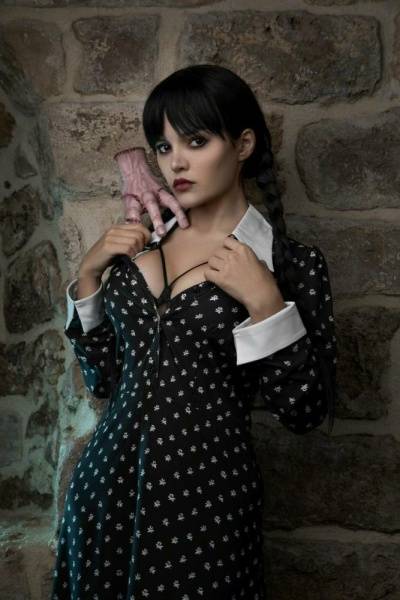 Kalinka Fox Nude Wednesday Addams Cosplay Patreon Set Leaked on dochick.com