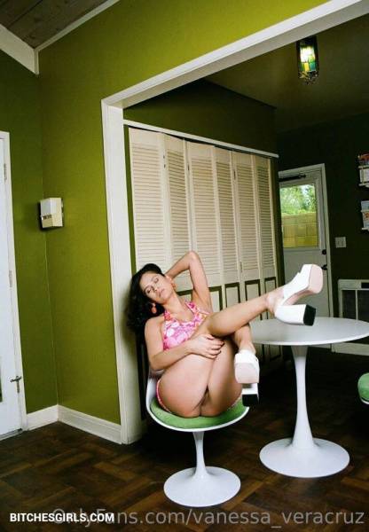 Vanessa Veracruz Nude Latina - Vanessa Onlyfans Leaked Naked Photos on dochick.com