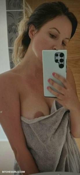 Rebecca Vocal Athlete Nude Youtuber Onlyfans Leaked on dochick.com