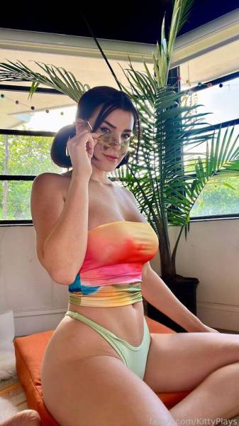 KittyPlays Sexy Colorful Top Thong Fansly Set Leaked on dochick.com