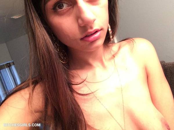 Mia Khalifa Nude Celeb - Mia Twitch Leaked Naked Pics on dochick.com