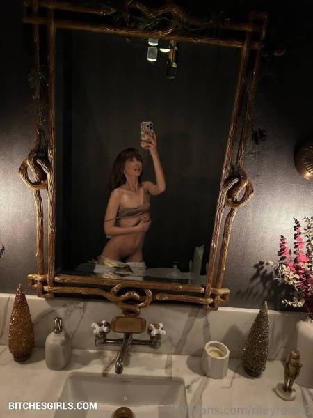 Riley Reid Petite Nude Girl - Therileyreid Onlyfans Leaked Naked Video on dochick.com